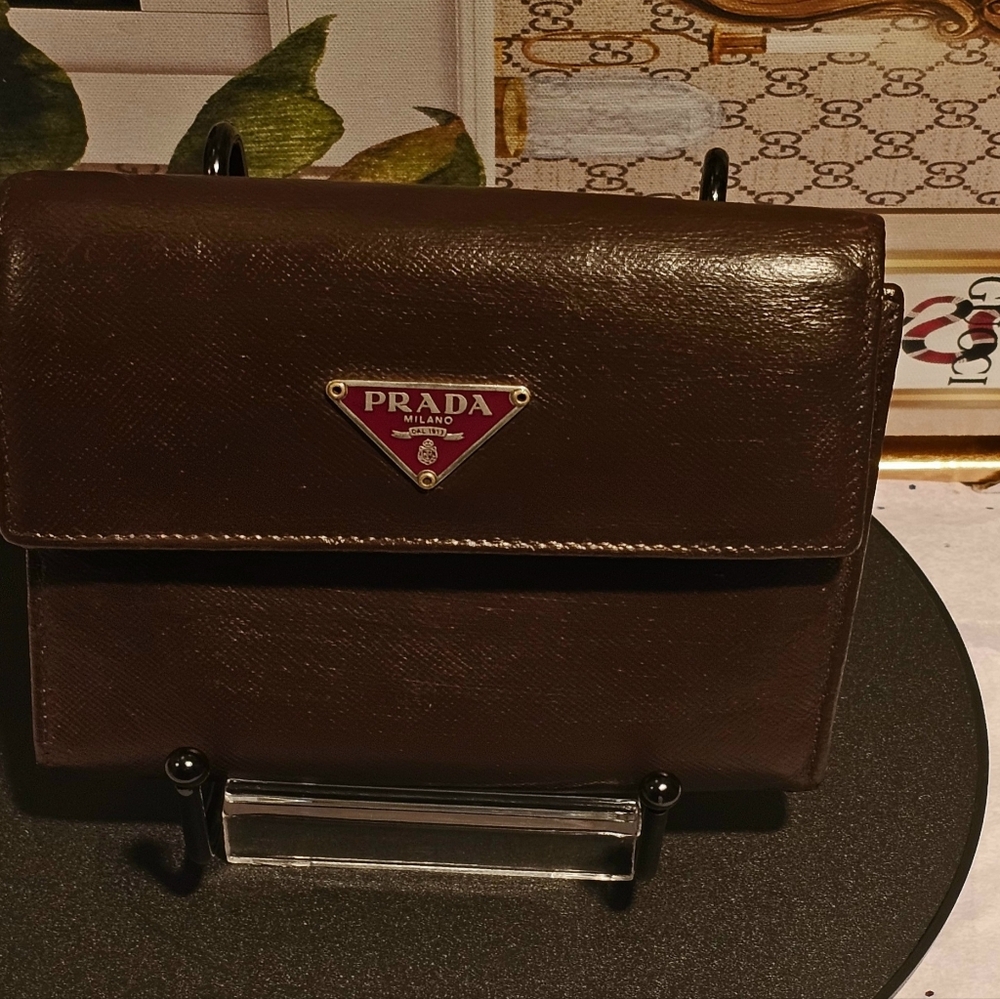 PRADA TRIFOLD SAFFIANO LEATHER  WALLET